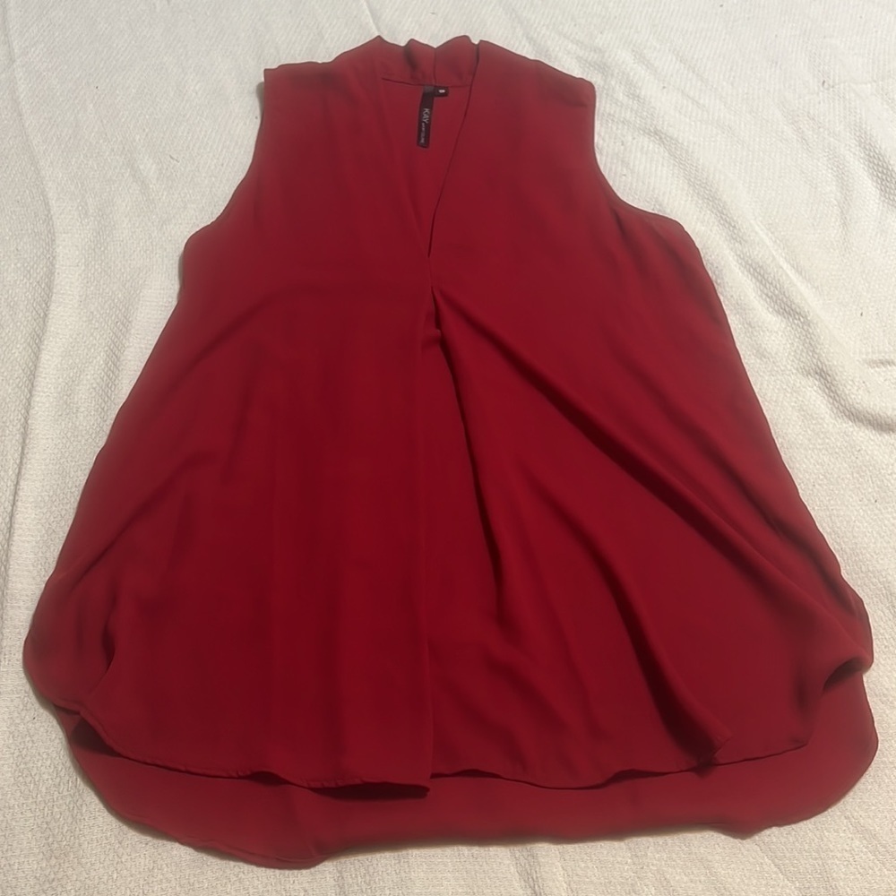Kay Celine Red Sleeveless Dipped Hem Blouse Small